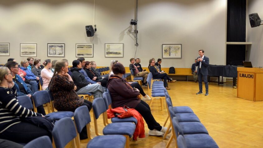 Keskikunnan kouluista tiedotustilaisuus