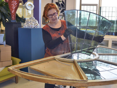 Lasiateljee Vöyrin kirkon ikkunat