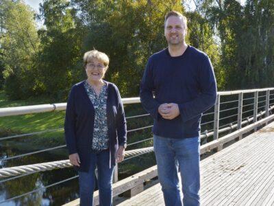 YHub etenee kuvassa Tarja Pienimäki ja Simo Kankaanpää
