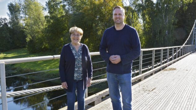 YHub etenee kuvassa Tarja Pienimäki ja Simo Kankaanpää