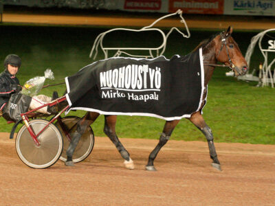 Ilmajoki Ravit 10.11.2023 yhteistyökumppanin loimi Kuva Vesa Rauhala