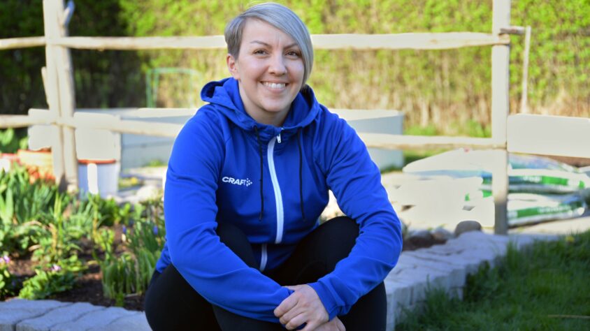 Miia-Maria Talvitie kesälehteen. kuva anniina pihlainen