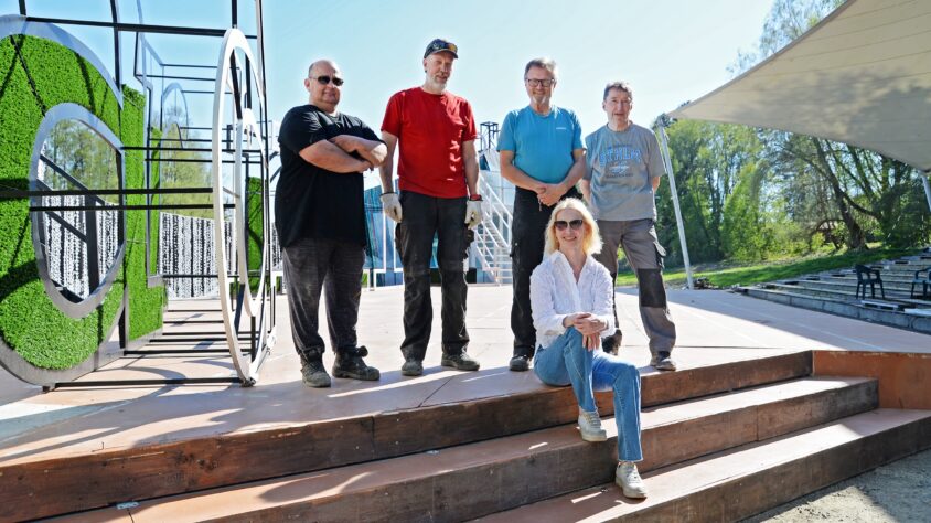 Riitta Pihlajamäki ja kenttätoimikunta kesälehteen