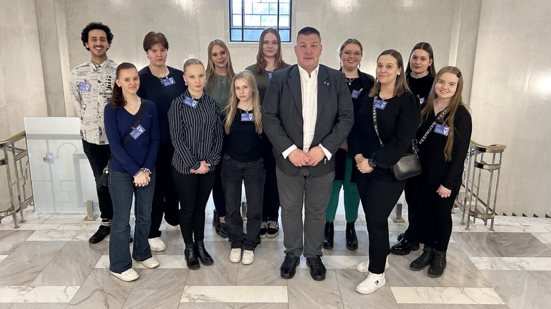 nuorisovaltuusto eduskunnassa1