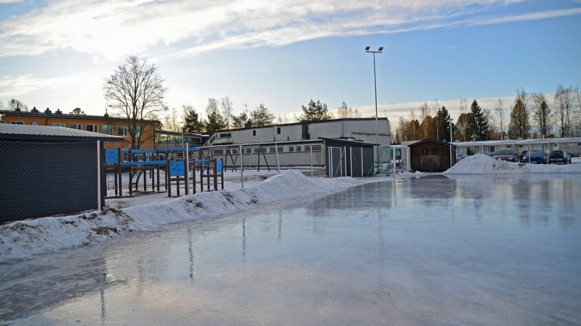 Herralan kenttä ja kivikoulu