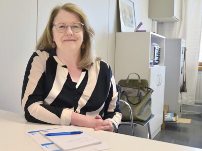 Vuorohoito muuttuu kuvassa varhaiskasvatusjohtaja Saija Keski-Heikkilä